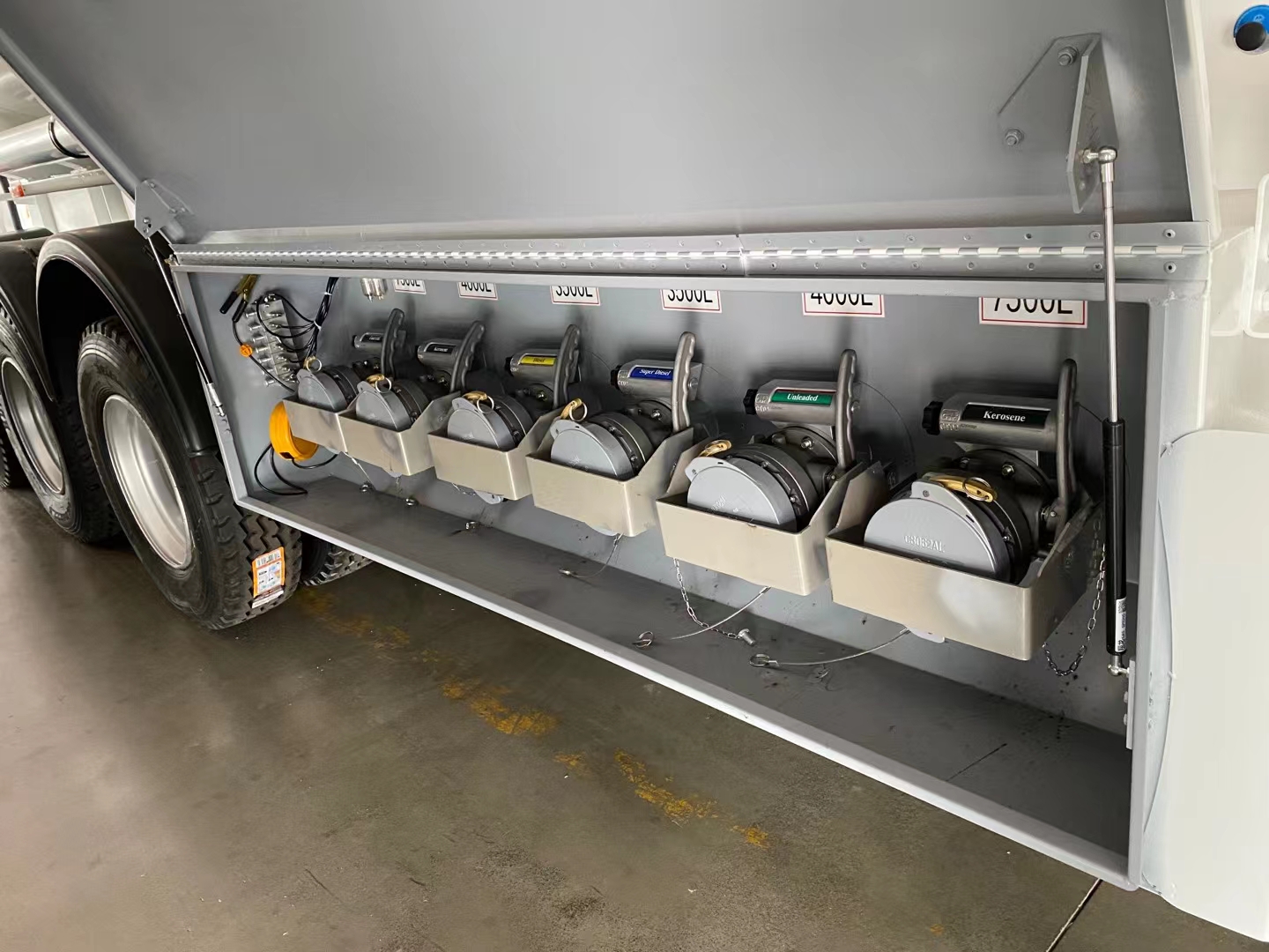 45000 Lts Fuel Tanker Trailer with 6 compartments
