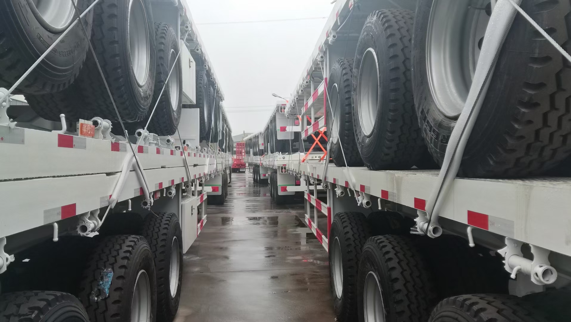 3 axles 40 ft flatbed trailer