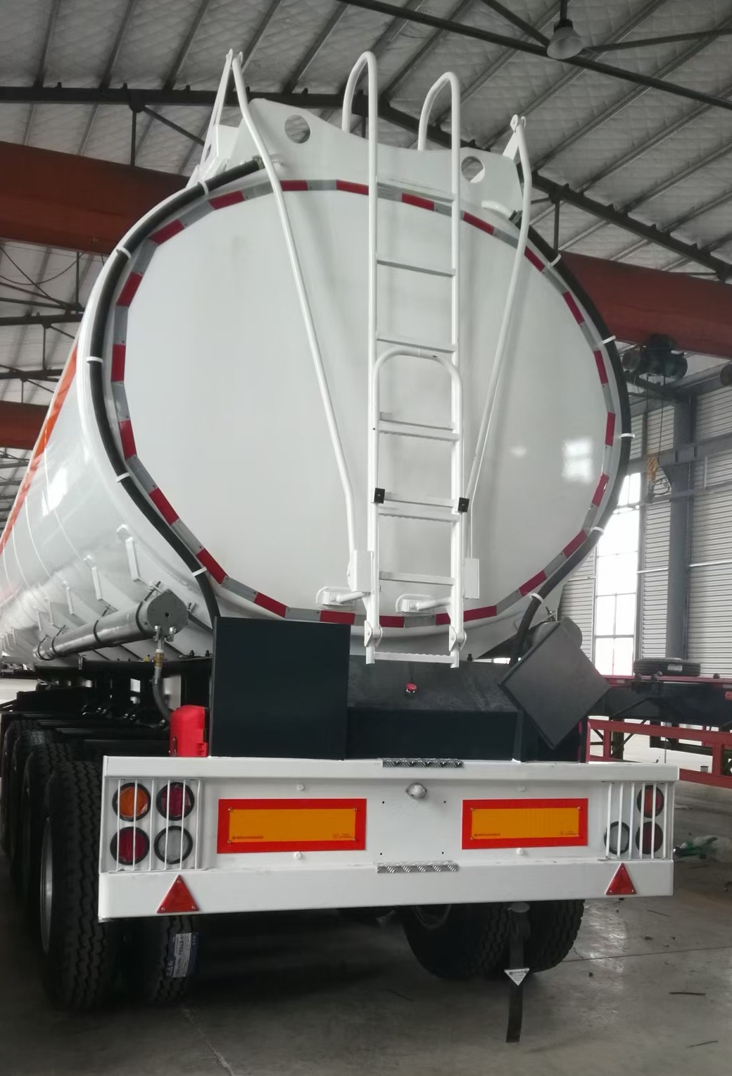 4 axles fuel tanker trailer